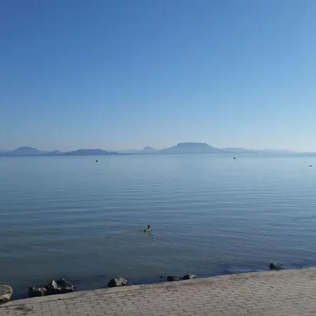Strandi Apartmanok- Boglarka شقة Balatonmáriafürdő