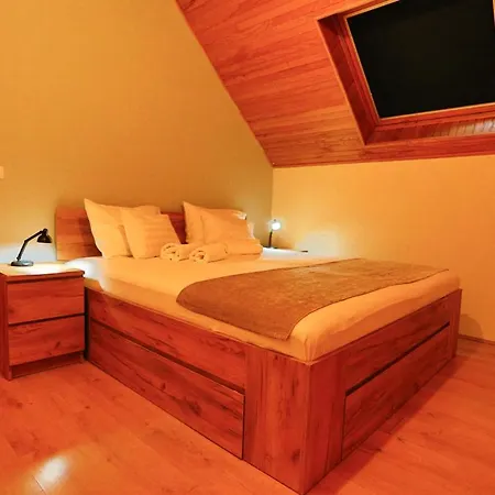 Strandi Apartmanok- Boglarka Appartement