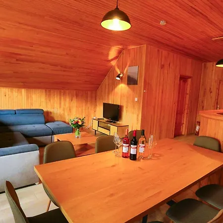 Strandi Apartmanok- Boglarka * Balatonmariafurdo