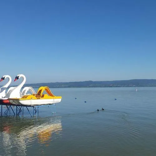 Strandi Apartmanok- Boglarka Apartament Balatonmáriafürdő